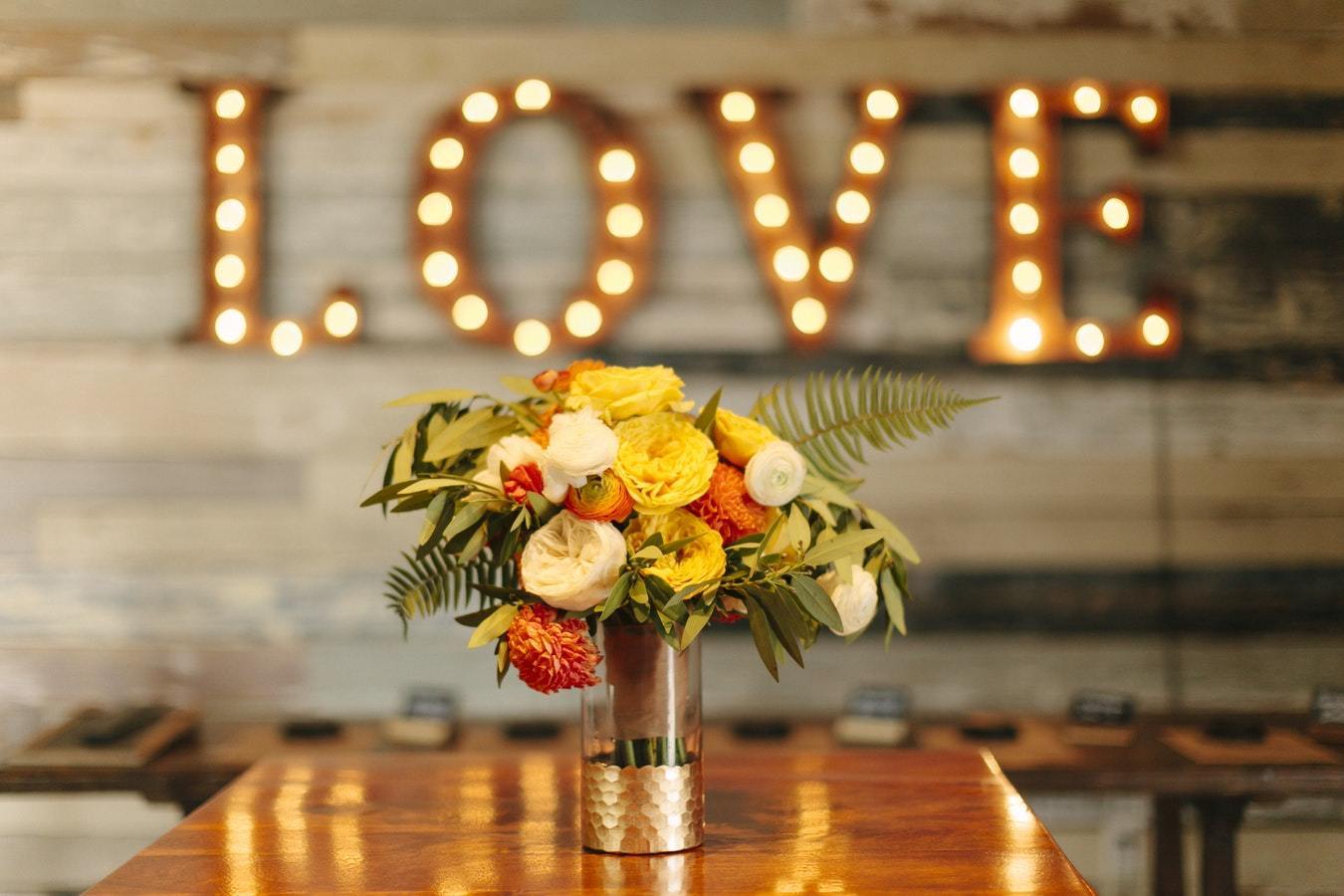 Rustic wedding ideas and Tips